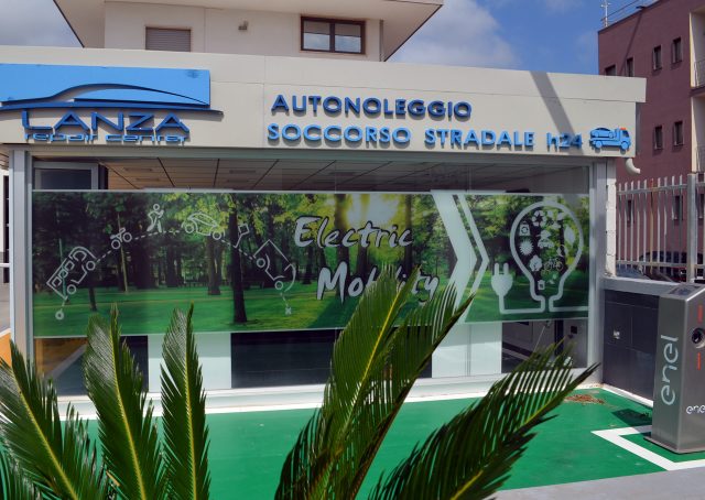 Punto Ricarica Elettrica 3